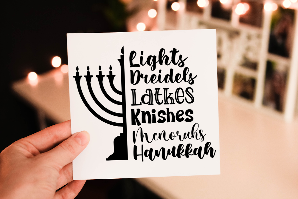 Cerdyn Hanukkah – Goleuadau, Dreidels a Latkes