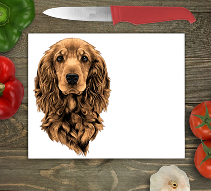 Bwrdd Torri Gwydr Ci Cocker Spaniel ar wyneb gwaith cegin