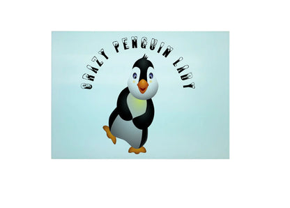 Bwrdd Torri Gwydr Crazy Penguin Lady, yn dangos y dyluniad printiedig