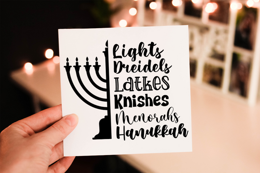 Cerdyn Hanukkah – Goleuadau, Dreidels a Latkes