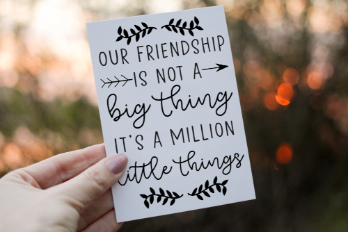Cerdyn Pen-blwydd Ffrind – A Million Little Things
