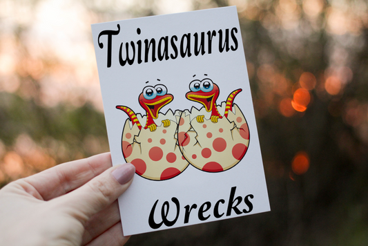 Cerdyn Efeilliaid Deinosor – Twinasaurus Wrecks
